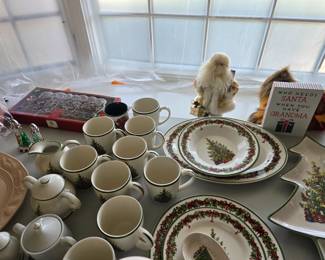 Set of ten christmas dishes that are in excellent condition. Asking $250 for the set.