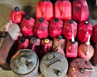 VTG metal gas cans and easy-to-use 1-5 gallon plastic gas containers