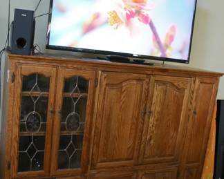 Oak Entertainment Center, Smart TV