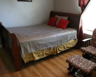 Queen Size Sleigh Bed