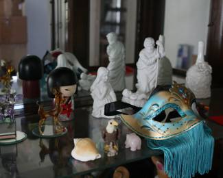 Figurines & Home Decor