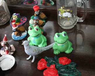 Figurines & Home Decor