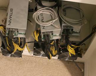 Bitmain Antminer L3+ (504m) With Bitmain APW3 1600w Power Supply
