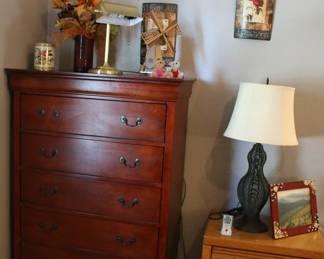 5 Drawer Dresser & Nightstand