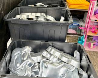 Over 100 different baking pans.