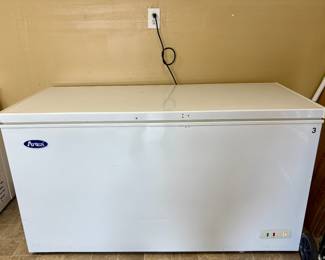 Deep freezer. There is 2.