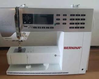 HKM084- Bernina Sewing Machine