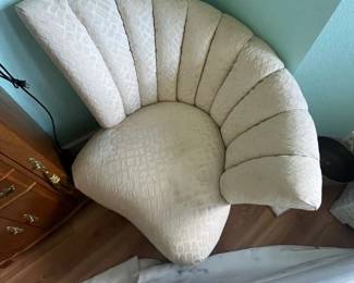 HKM032 Plush and Comfy Corner Chair