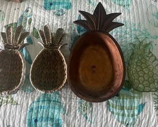 HKM007 Assorted Pineapple Themed Decor + Serving Dishes