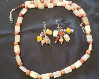 HKM044- Jade Colored And Wood Patterned Handmade Necklace & Earrings