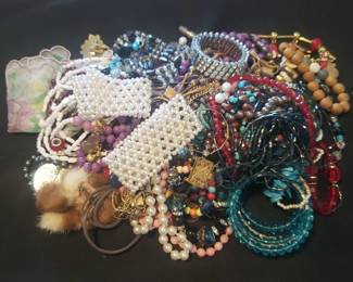 HKM025- Another Costume Jewelry Mystery Lot #2
