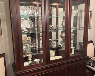 Broyhill China cabinet