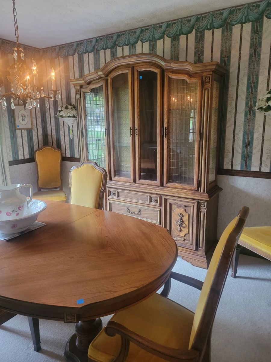 This mid century set has never had anything sitting on it without a place mats.