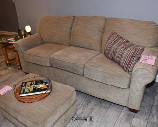 310Family Room LL