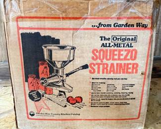 Squeezo Strainer