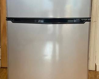 Whirlpool Mini Fridge Model WH31S1E