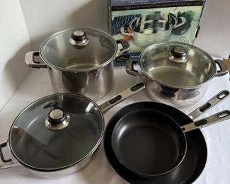 Oneida Immaculate Skillets, Pots Pans