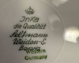 $275~ OBO~ GORGEOUS COMPLETE SETTING FOR TWELVE JNKA PELTMANN WEIDEN BAVARIA WESTERN GERMANY CHINA~ 12 DINNER PLATES 12 CUP AND SAUCERS 12 BERRY BOWLS, 12 CEREAL BOWLS, 12 SALAD PLATES, 12 DESERT PLATES 2 OVAL PLATTERS 3 SERVING BOWLS AND THREE CUPS