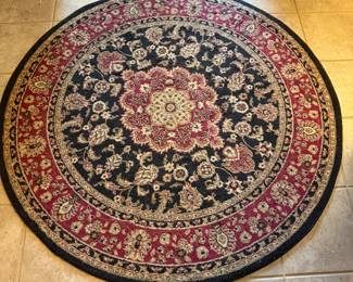 $30 - ROUND AREA RUG