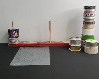 Deluxe E.Z. Bow Maker And Ribbon