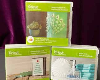 CRICUT Cartridges Creative Holiday Cards, Dimensional Paper Art, Mondo Font