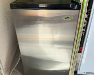 SPT Small Black Freezer