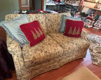 Love Seat, Holiday Pillows