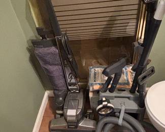 Hoover Vacuum w/Attachments