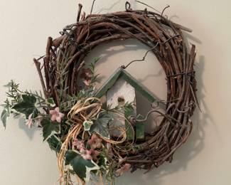 Bird/Wreath Decor
