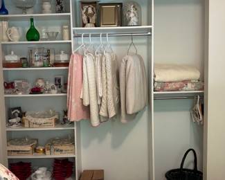 Vintage Quilts, Linens, Collectibles