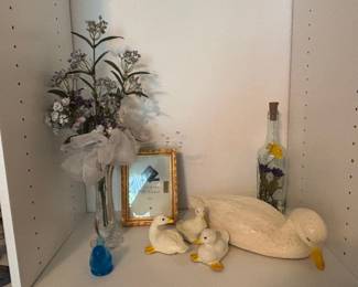 Family of Ducks, Decor