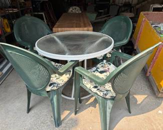 Small Table, 4 Chairs, Cushions