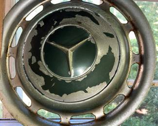Mercedes Benz Hubcap