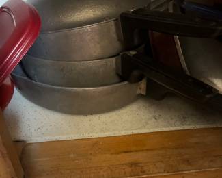 Aluminum cookware