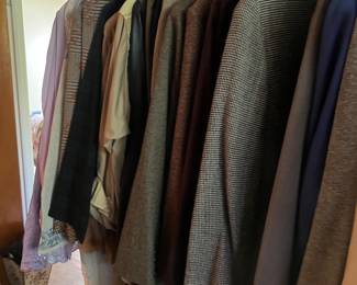 Loads of Ladies Clothing Full Figure Sizes beginning at 14 through 3x, many new with tags
