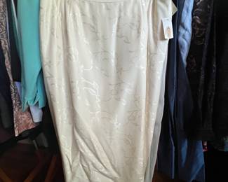 Full Length Skirt New with tags 16 W