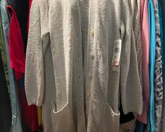 Full Length sweater with pockets New with tags 2X