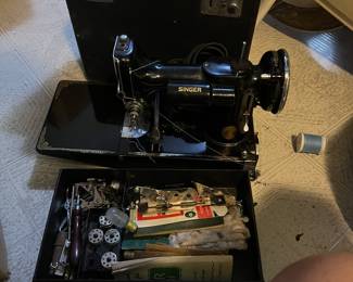 Singer 221 Sewing Machine