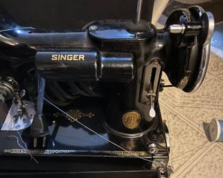 Singer 221 Sewing Machine