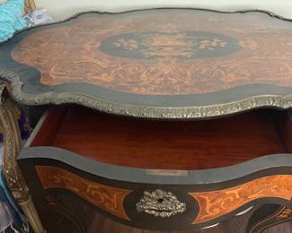 Inlaid writing desk with inlaid floral design and single drawer
