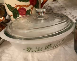 Pyrex ovenware