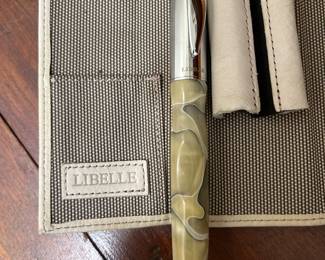Libelle pen and case