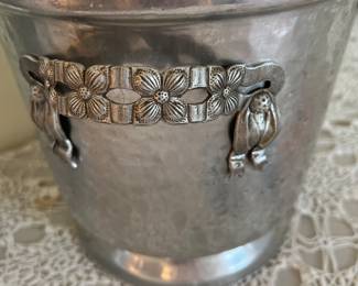 Aluminum Ice Bucket Detail