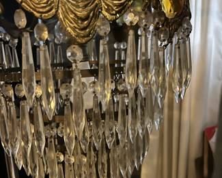 Yummy weeding cake chandelier