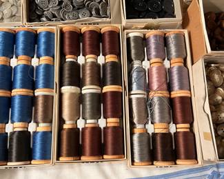 Loads of Thread MUCH MUCH MORE THAN SHOWN