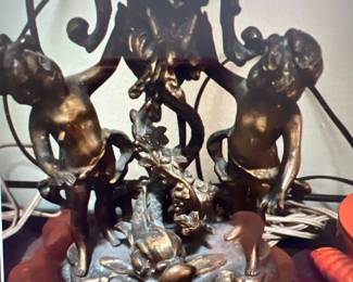 Electric mantel clock