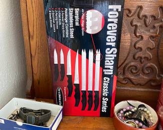 Brand new knife set 
