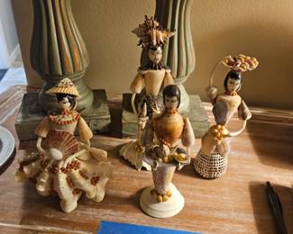 Set it for vintage shell figurines. Bonus if you buy all four $100. If you buy them separately they are $40 each
