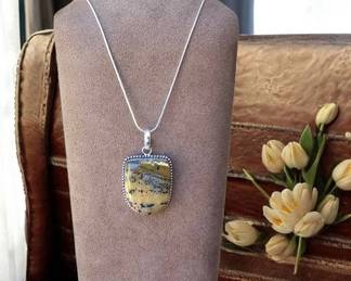 Honey Dendritic Necklace Tested