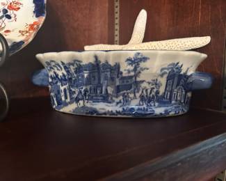Planters and other pottery pieces. 